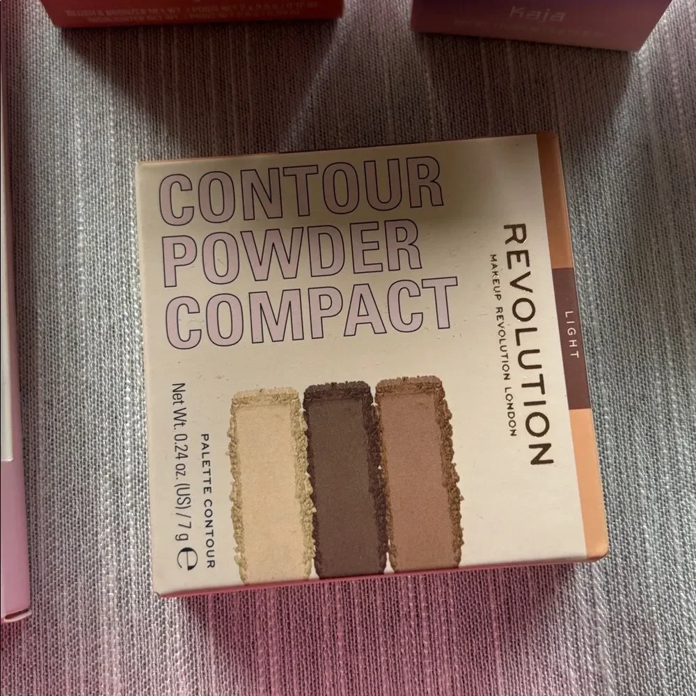 NWT New Light - Jeffree Star Revolution Kaja Makeup Bundle of 8 Items Light